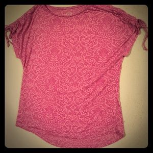 St John's Bay Active Top -L- NEW Make an offer!!💰